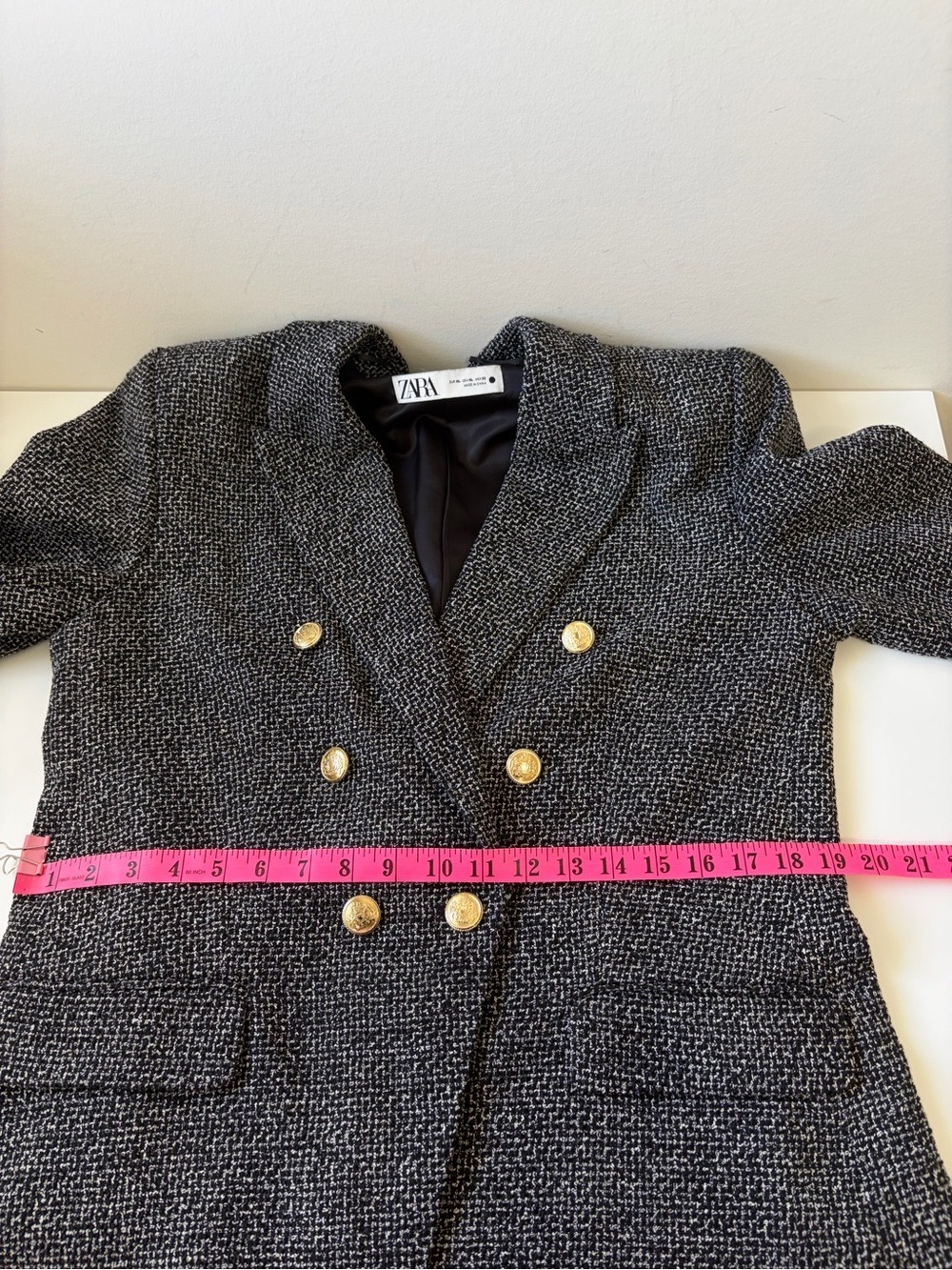 ZARA Bloggers Textured Tweed Double-Breasted Blazer with Gold Buttons - Picture 13 of 14